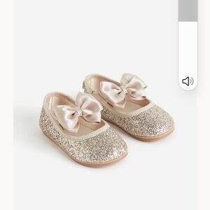 Silver and Cream Dress Shoes with Bow and Glitter